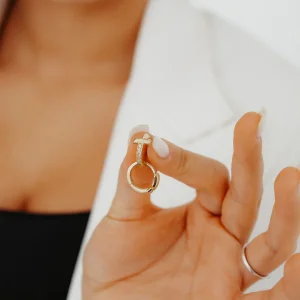 Taşlı T Model Halka Altın Küpe AAKPE075