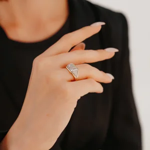 Taşlı Tasarım Tiny Altın Yüzük AAYZK0125