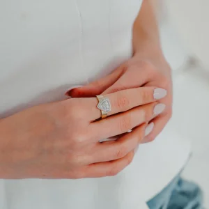 Taşlı Üçgen Trapez Altın Yüzük AAYZK0122