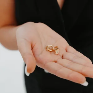 Yıldız Sallantılı Altın Küpe AAKPE051