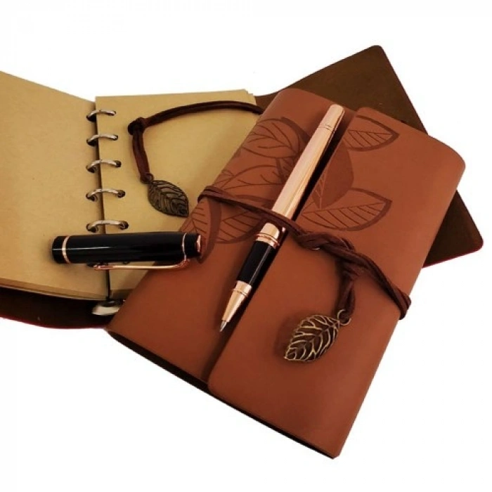 Hubrendy Emin Özel Ahşap Kutulu Taba Deri Defter ve Bakır Roller Kalem Set