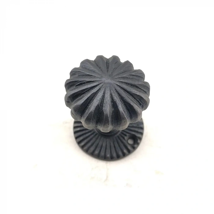 Hubrendy Kargo Antika Tarz Dekoratif Pirinç Açarlı Kapı Babası - 50mm, Oksit