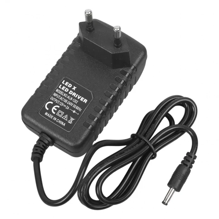 Hubrendy SH Powermaster Pm-1803 12 Volt - 2 Amper 3.5*1.35 Mm Uç Tablet Pc Adaptörü