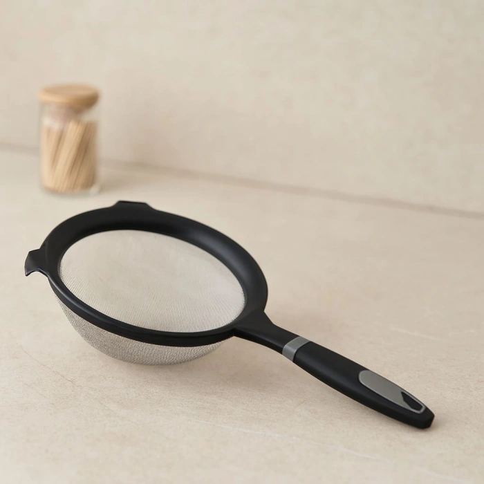 Hubrendy Tedarik Tel Süzgeç 19 cm Plastik Saplı 1000 ml