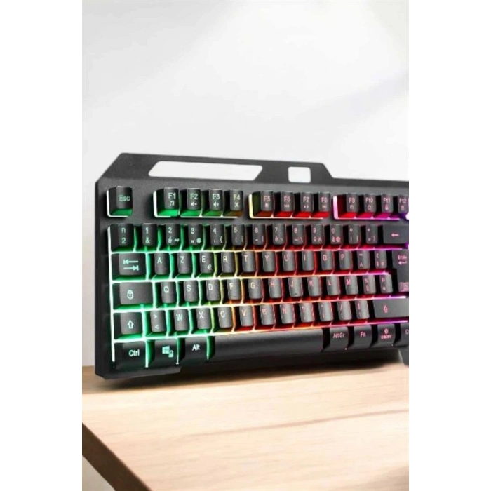 Hubrendy Tekno Led Işıklı Oyuncu Klavye Usb Girişli RGB Işıklı Q Klavye Mouse Hediyeli
