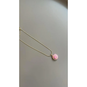 Hubrendy Tedarik Mineli Kapaklı Kolye - Pembe