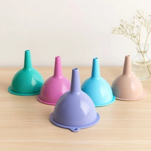 Hubrendy Tedarik Plastik Huni 120 mm