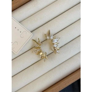 Hubrendy Tedarik Taşlı Kıkırdak Küpe - Altın