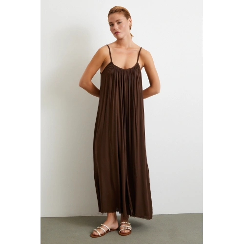 Askılı Piliseli Geniş Elbise Kahve