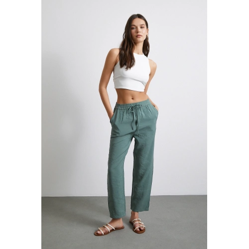 Beli Lastikli Arkası Cepli Rahat Pantolon Haki