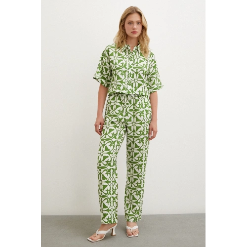 Beli Lastikli Boru Paça Pantolon Yeşil