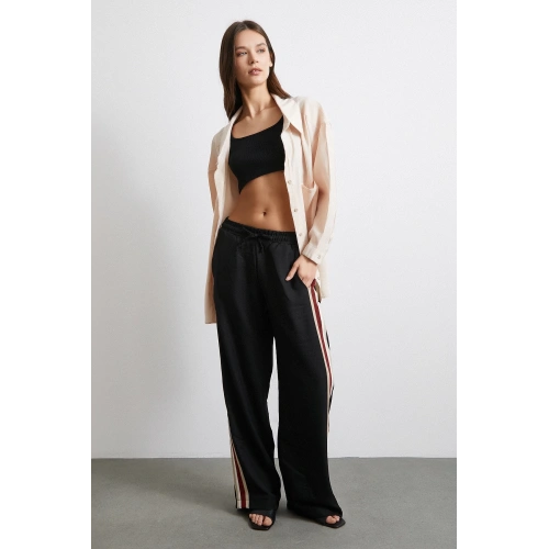 Beli Lastikli Çift Şeritli Pantolon Siyah