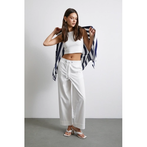 Beli Lastikli Paçası Katlamalı Pantolon Beyaz