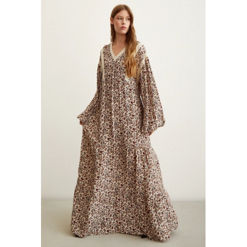 Brode Dantelli Elbise Bej