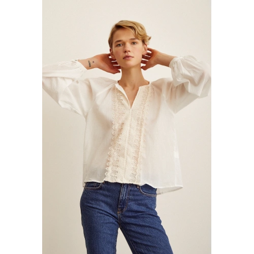 Brodeli V Yaka Bluz Beyaz