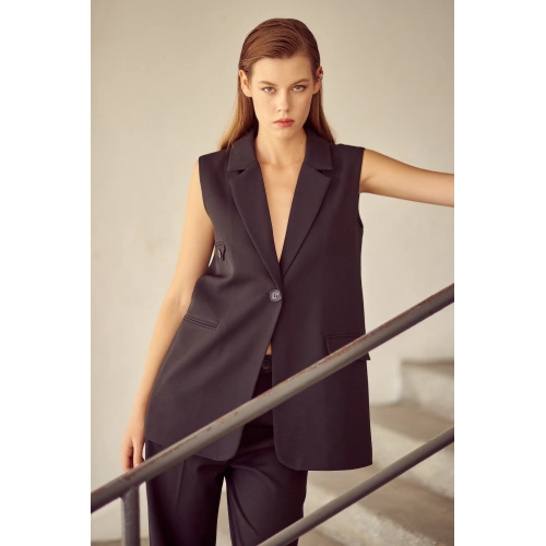 Cep Kapaklı Üç Düğmeli Uzun Yelek Siyah