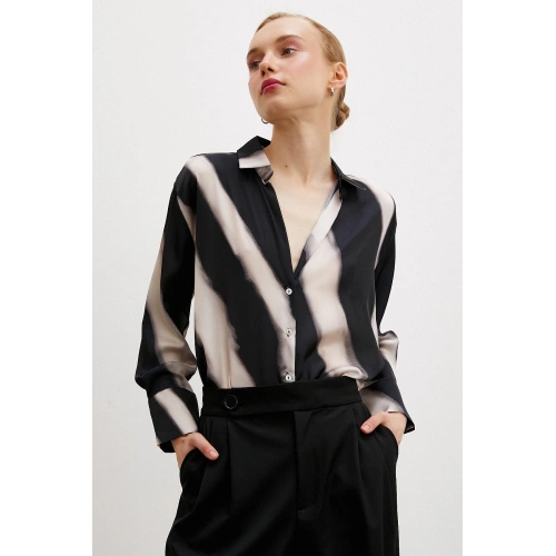 Desenli V Yaka Saten Gömlek Bej