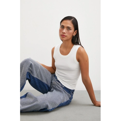 Geniş Biyeli Atlet Beyaz