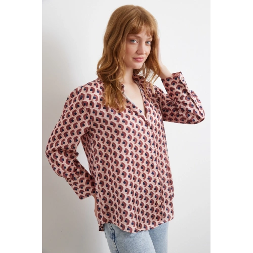 Geometrik Desenli Saten Gömlek Pembe