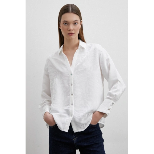 Jakarlı V Yaka Gömlek Beyaz