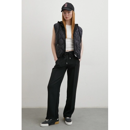 Kapüşonlu Kapitone Yelek Siyah