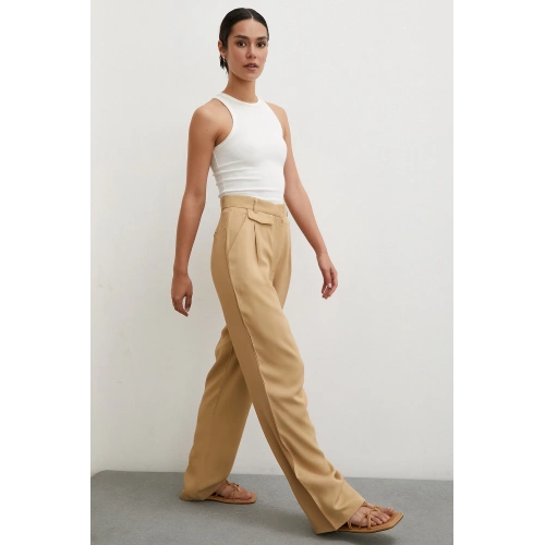 Kemer Detaylı Klasik Pantolon Bej