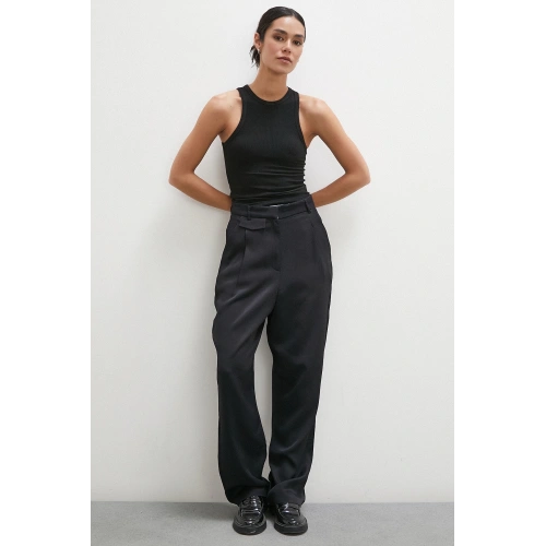 Kemer Detaylı Klasik Pantolon Siyah