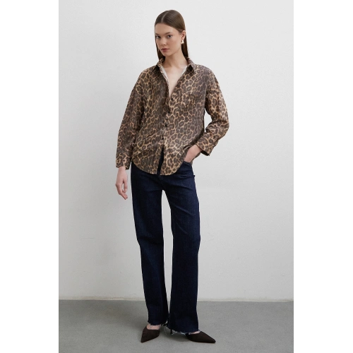 Leopar Desenli V Yaka Gömlek Kahve
