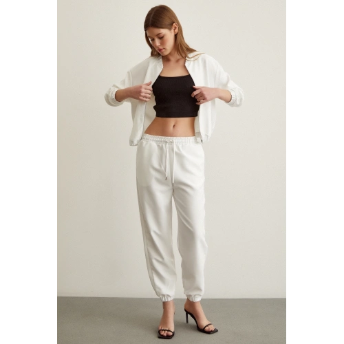 Likralı Eşofman Takımı Beyaz