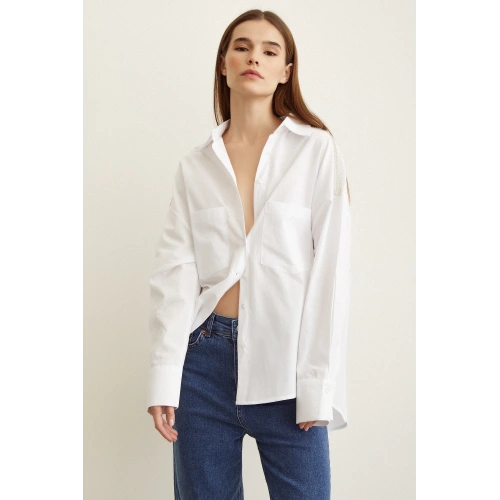 Omuzda Boncuk Detaylı  Oversize Gömlek Beyaz