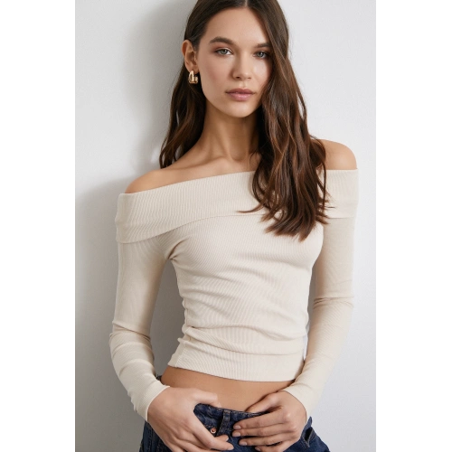 Omzu Açık Kaşkorse Bluz Bej