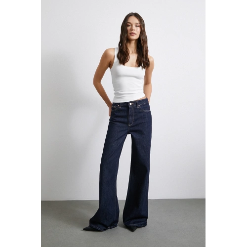 Önü Biyeli Atlet Beyaz