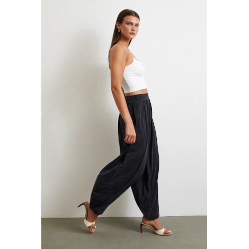 Paça Detaylı Şalvar Pantolon Antirasit