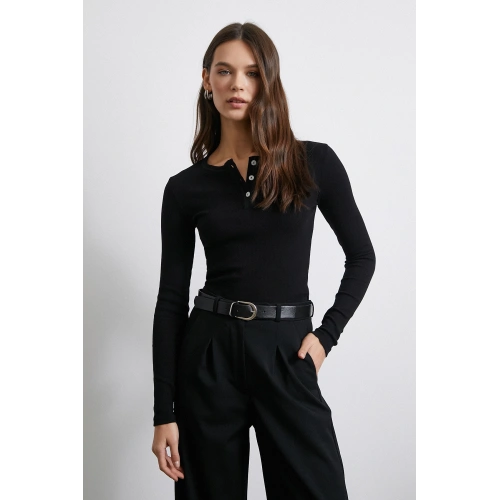 Patlı Düğmeli Bluz Siyah