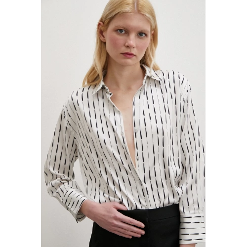 V Yaka Desenli Gömlek Krem