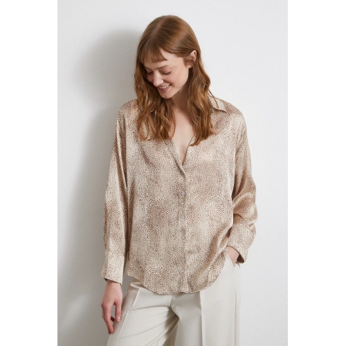 V Yaka Desenli Saten Gömlek Kahve