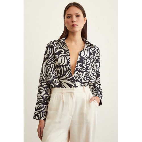 V Yaka Desenli Saten Gömlek Siyah