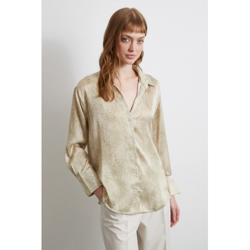 V Yaka Desenli Saten Gömlek Yeşil