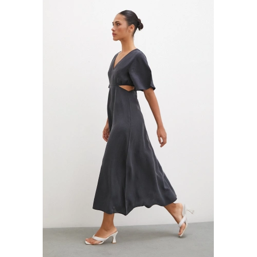 V Yaka Yan Dekolteli  Elbise Antirasit