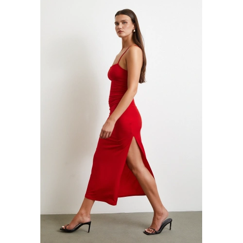 Yanı Büzgülü Askılı Elbise Yırtmaçlı Kırmızı