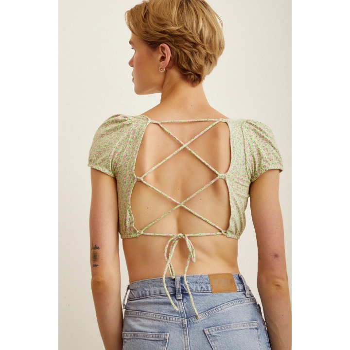 Arkası Bağlamalı Çiçekli Crop Top Yeşil