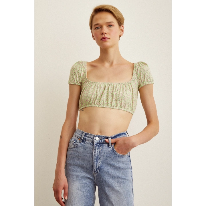 Arkası Bağlamalı Çiçekli Crop Top Yeşil