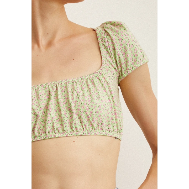 Arkası Bağlamalı Çiçekli Crop Top Yeşil