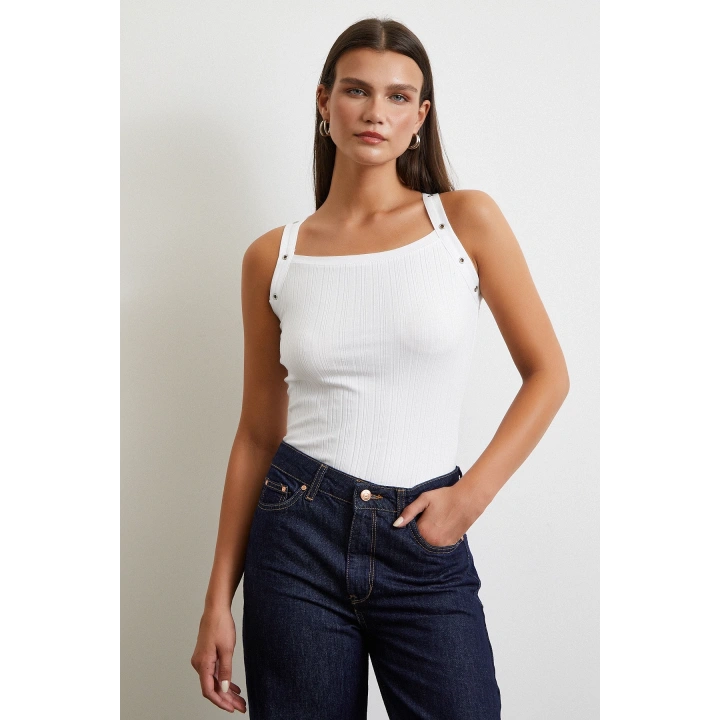 Arkası Çapraz Bağlamalı Top Beyaz