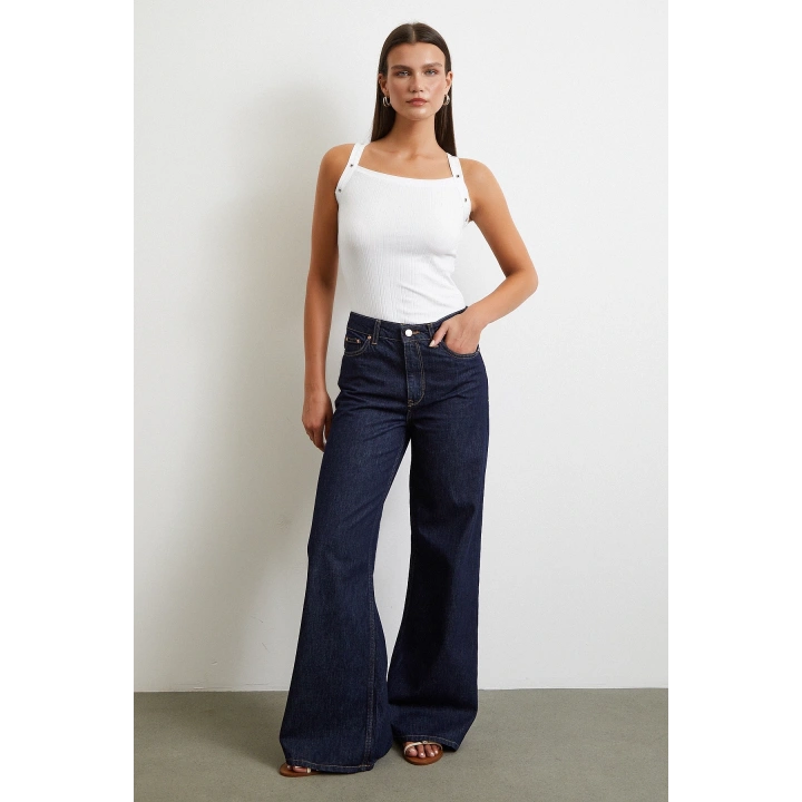 Arkası Çapraz Bağlamalı Top Beyaz