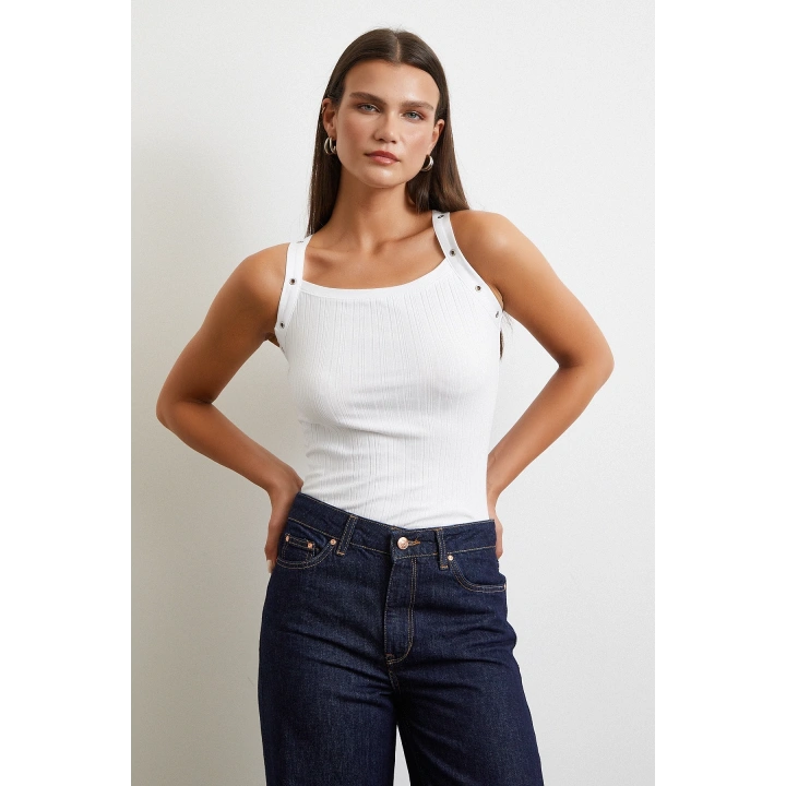 Arkası Çapraz Bağlamalı Top Beyaz