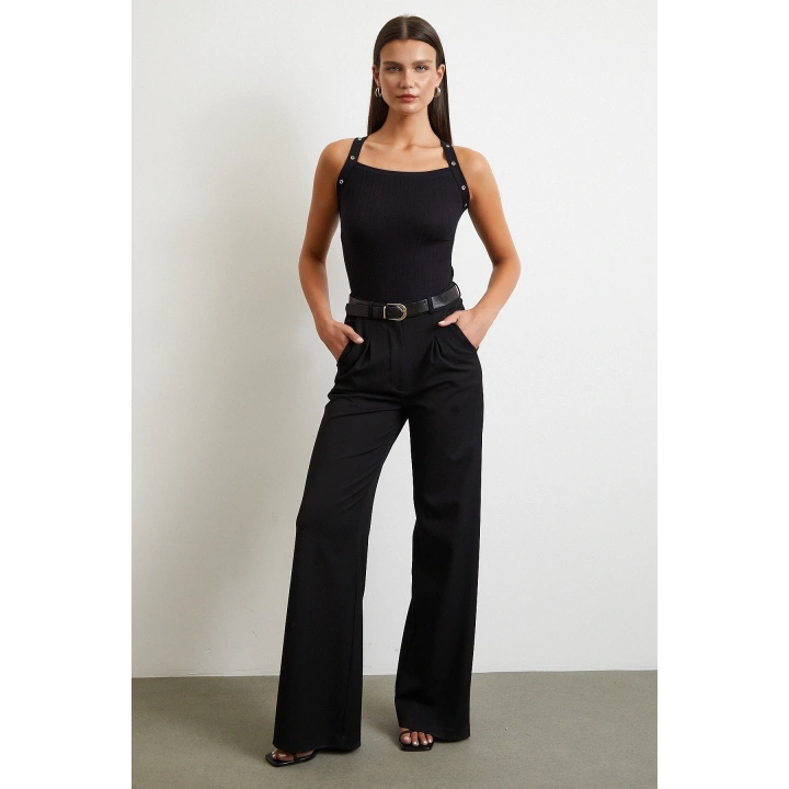 Arkası Çapraz Bağlamalı Top Siyah