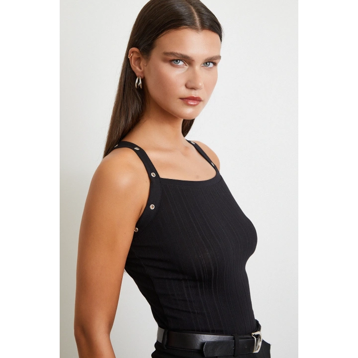 Arkası Çapraz Bağlamalı Top Siyah