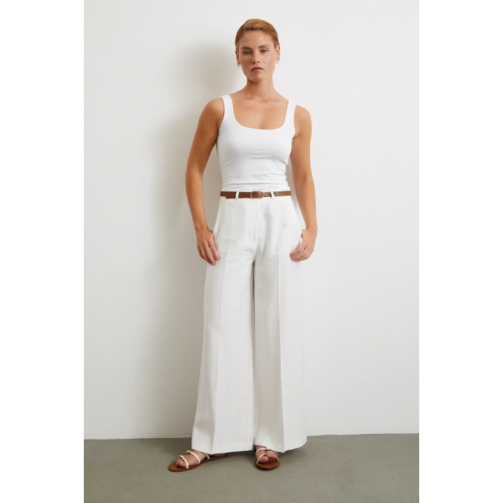 Askılı Basic Top Beyaz