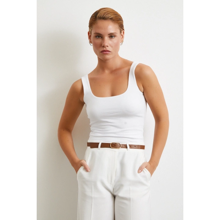 Askılı Basic Top Beyaz